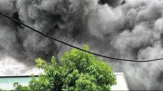 Cháy nhà xưởng công ty sản xuất bật lửa, 12 công nhân cấp cứu