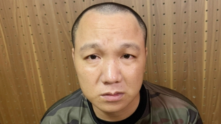 Hẹn gặp bạn gái quen trên mạng rồi cướp điện thoại