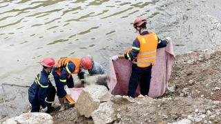 Tìm thấy thi thể bé gái sau 3 ngày bị lũ cuốn trôi