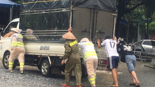 CSGT Tuyên Quang tận tụy giúp dân trong mưa lũ