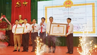 Huyện cù lao lớn nhất sông Hậu được công nhận đạt chuẩn nông thôn mới