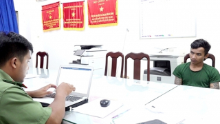 Khởi tố, tạm giam đối tượng tàng trữ trái phép súng quân dụng K54