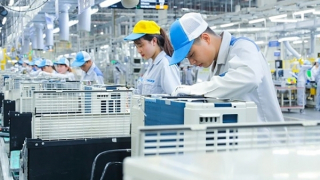 Kinh tế 7 tháng tăng trưởng tích cực