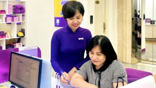 Cán bộ ngân hàng kịp thời ngăn chặn khách hàng bị kẻ gian lừa tiền