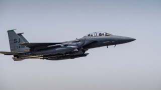 Mỹ gửi thêm máy bay chiến đấu, tàu chiến đến Trung Đông