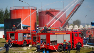 Diễn tập chữa cháy và cứu nạn quy mô lớn tại kho xăng dầu Chân Mây