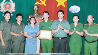 Công an 2 phường về đích sớm trong việc thu nhận hồ sơ cấp căn cước cho trẻ dưới 6 tuổi