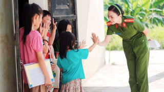 Nữ Thiếu tá Công an và lớp học 0 đồng