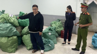 Đi “chợ” tiền giả online