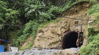 Nổ mìn thi công hầm thủy điện, 2 công nhân thương vong