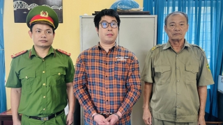 Mất tiền trên sàn ngoại hối, nhân viên tín dụng lừa đảo gần 1,2 tỷ đồng