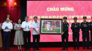 Đoàn đại biểu cán bộ quy hoạch Ủy viên Trung ương Đảng khóa XIV tham quan thực tế tại Bộ Tư lệnh CSCĐ