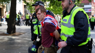Hơn 1.000 người bị bắt giữ tại Anh vì biểu tình bạo lực