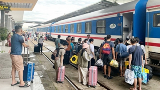 Đi lại kỳ nghỉ lễ 2/9: Người dân không lo thiếu tàu, xe