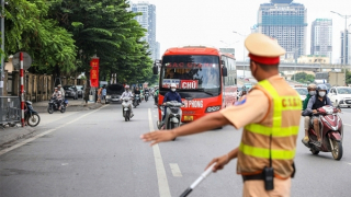 Người dân báo tin, hàng loạt xe khách vi phạm bị CSGT xử lý