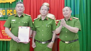 Khen thưởng Phòng Cảnh sát kinh tế Công an tỉnh Bình Định