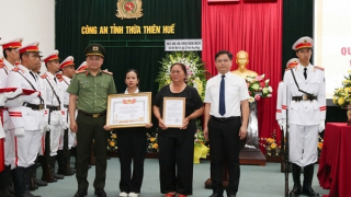 Trao Bằng Tổ quốc ghi công đối với Liệt sĩ, Trung tá Trần Duy Hùng