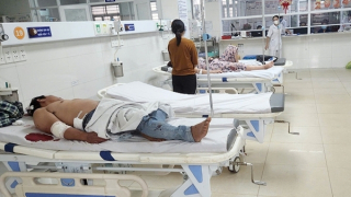 Lời kể hãi hùng của nạn nhân vụ xe khách lật trên Quốc lộ 14