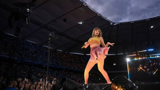 Concert ngoại: Người bỏ túi triệu đô, kẻ ngậm ngùi ế ẩm