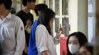 Thí sinh trên 9,5 điểm mỗi môn vẫn trượt: Bộ Giáo dục và Đào tạo nói gì?