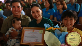 Những tấm gương đời thường bình dị mà cao cả