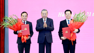 Bộ Chính trị phân công các Ủy viên Trung ương giữ chức Trưởng Ban Kinh tế Trung ương và Trưởng Ban Dân vận Trung ương