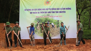 Bộ Công an khởi công nhà tặng 2 gia đình bị sập trong mưa lũ ở Thái Nguyên