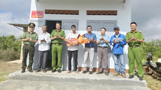 Niềm vui trong những ngôi nhà ấm áp nghĩa tình