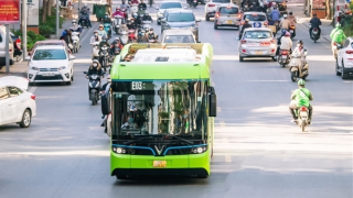 Xanh hóa giao thông công cộng tại Hà Nội bao giờ thành hiện thực?