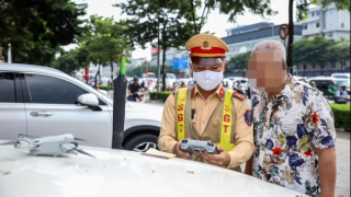 CSGT bay Flycam soi vi phạm trên đường Vành đai 3 trên cao