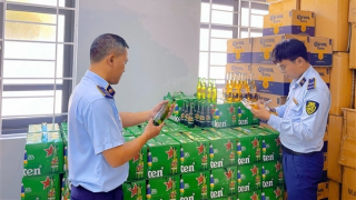 Tạm giữ 2.800 chai bia ngoại nhập không có hóa đơn, chứng từ hợp pháp