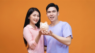 Gửi tiền tiết kiệm trở lại “đường đua” kênh đầu tư sáng giá