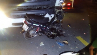 Tai nạn giao thông giữa xe tải và xe máy khiến 2 người tử vong