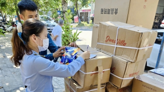 Thu giữ nhiều bánh kẹo không nguồn gốc chuẩn bị phục vụ Tết Trung thu