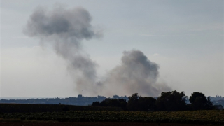 Israel không kích toàn Gaza, đưa loạt xe tăng vào Khan Younis