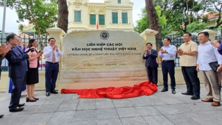 Nhớ ơn những người dựng ngôi đền văn hóa