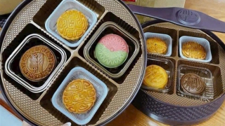 Thu giữ hàng trăm bánh trung thu không rõ nguồn gốc