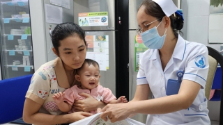 Dịch sởi có thể bùng phát mạnh khi trẻ quay lại trường