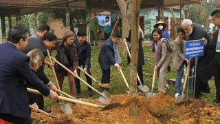 Vận dụng tư tưởng Hồ Chí Minh về đoàn kết, hợp tác quốc tế để phục vụ nhiệm vụ xây dựng và bảo vệ Tổ quốc