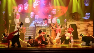 Nhạc kịch tưng bừng sân khấu Việt