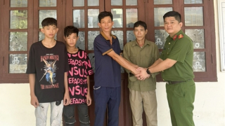 Hai thiếu niên vùng cao suýt sập bẫy “việc nhẹ lương cao”