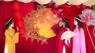 Giới trẻ đón Trung thu sớm tại Da Nang Downtown