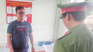 Lừa bán xe thanh lý của Hải quan để chiếm đoạt tài sản