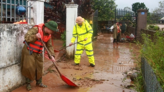 Di dời nhiều hộ dân ở Quảng Ninh do mưa lớn kéo dài