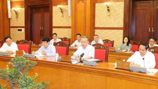 Tổng Bí thư, Chủ tịch nước chủ trì họp Bộ Chính trị bàn giải pháp khắc phục hậu quả bão số 3