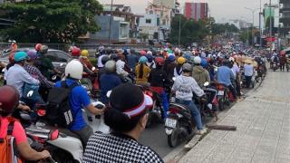 Xe tải tông người đi xe đạp tử vong gây ùn tắc giao thông