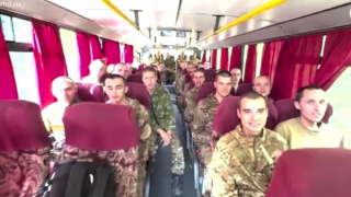 Ukraine trao trả 103 lính Nga bị bắt ở Kursk