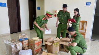 Thu giữ gần 2 tấn nguyên liệu sản xuất bánh Trung thu hết date