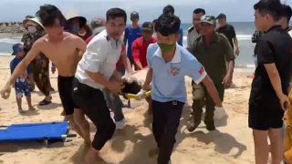 Tắm biển, một du khách bị sóng cuốn, tử vong