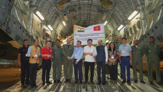 Hàng viện trợ của Ấn Độ và Nhật Bản đã tới Việt Nam